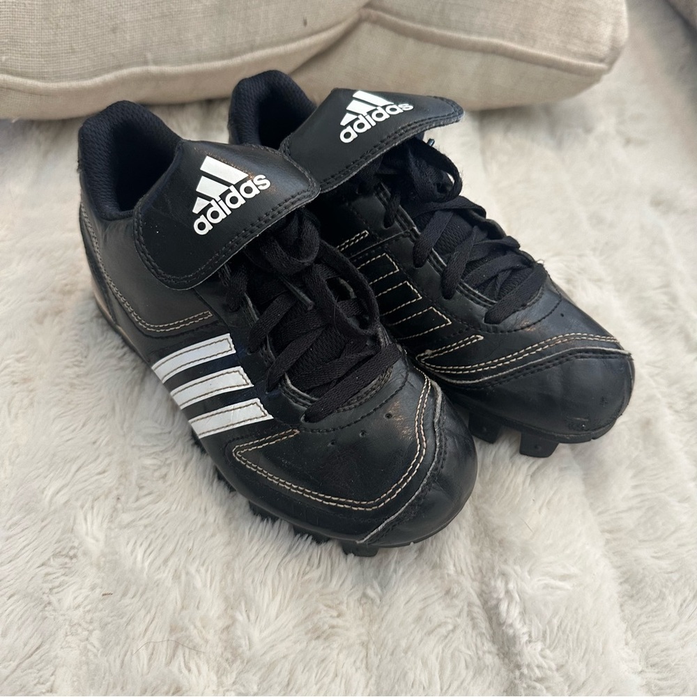 Youth kids Adidas Icon Bounce Cleats size 13Y